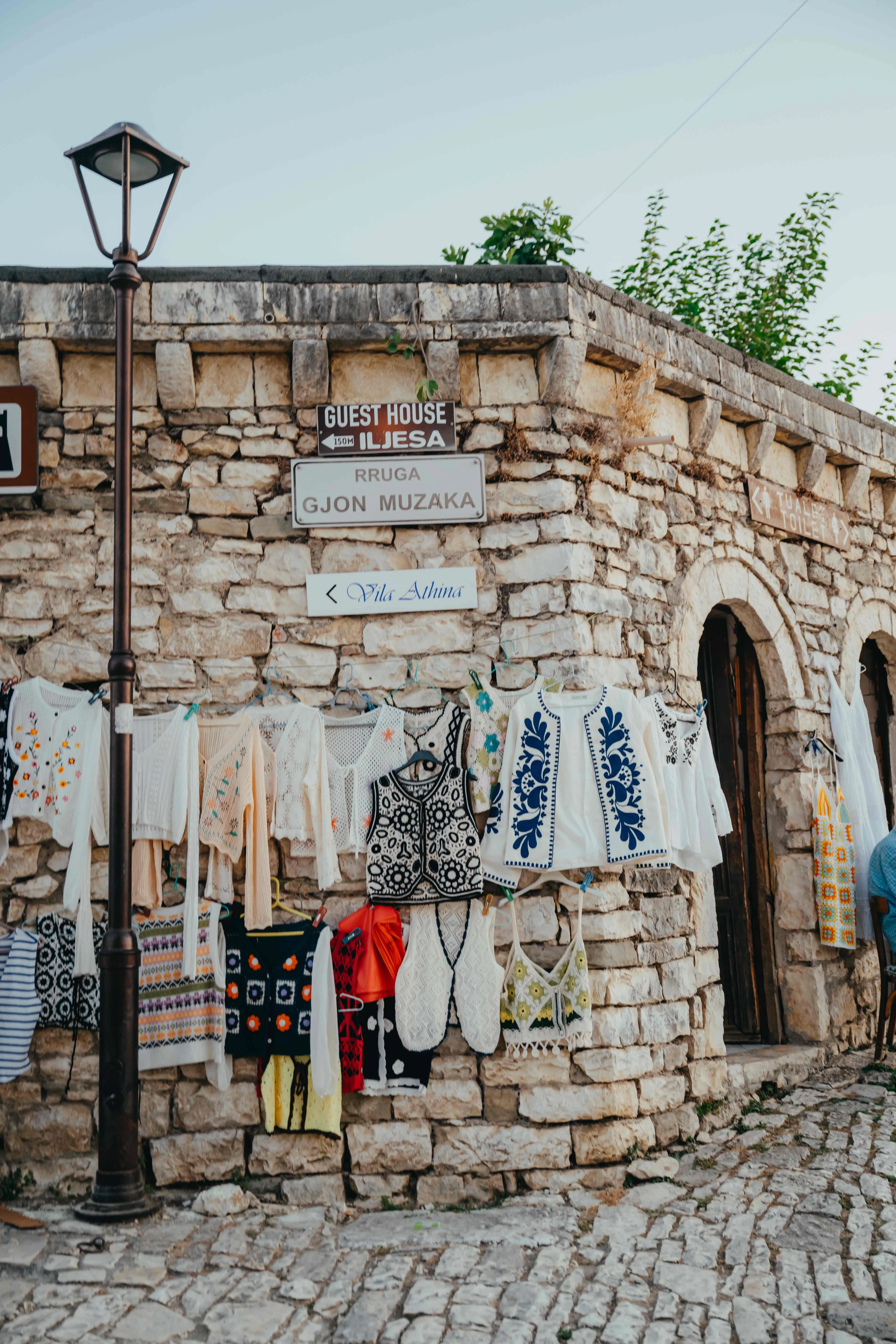 Albania Nomads - Ruelle ville