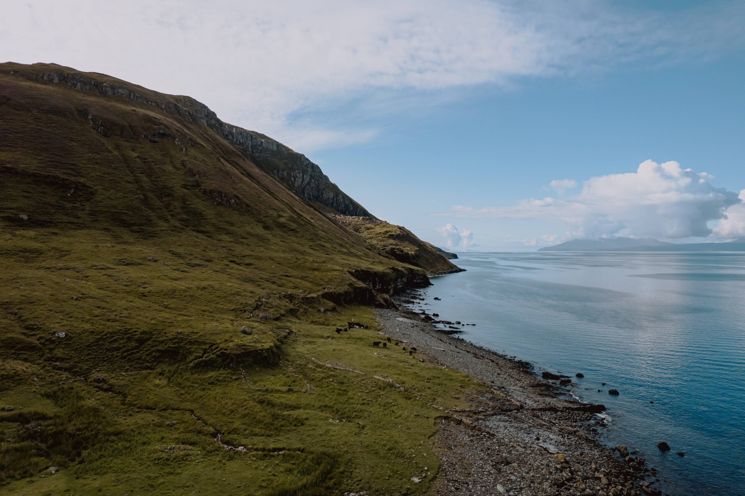 plage sable noir ile de skye écosse