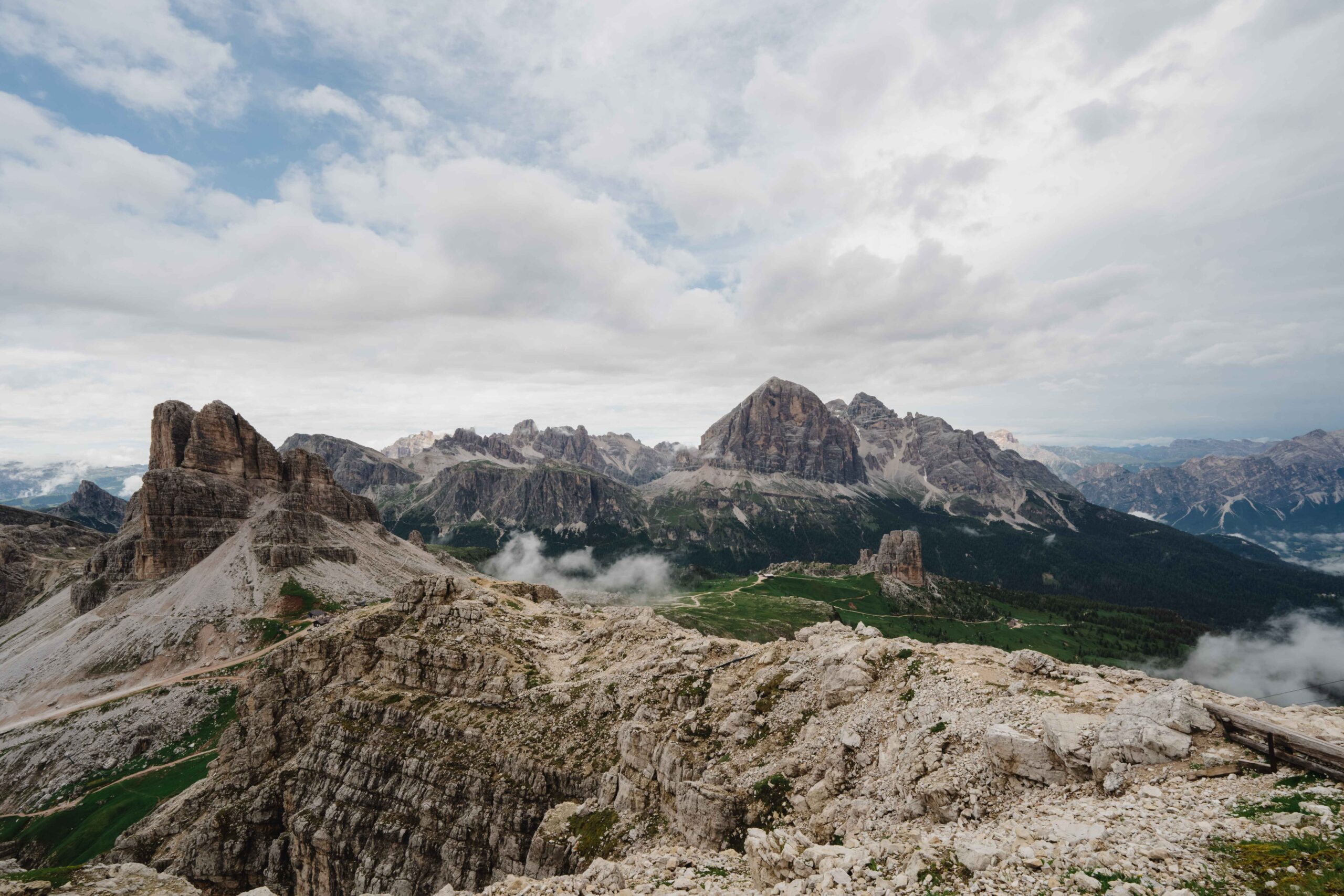 point de vue seceda dolomites italie