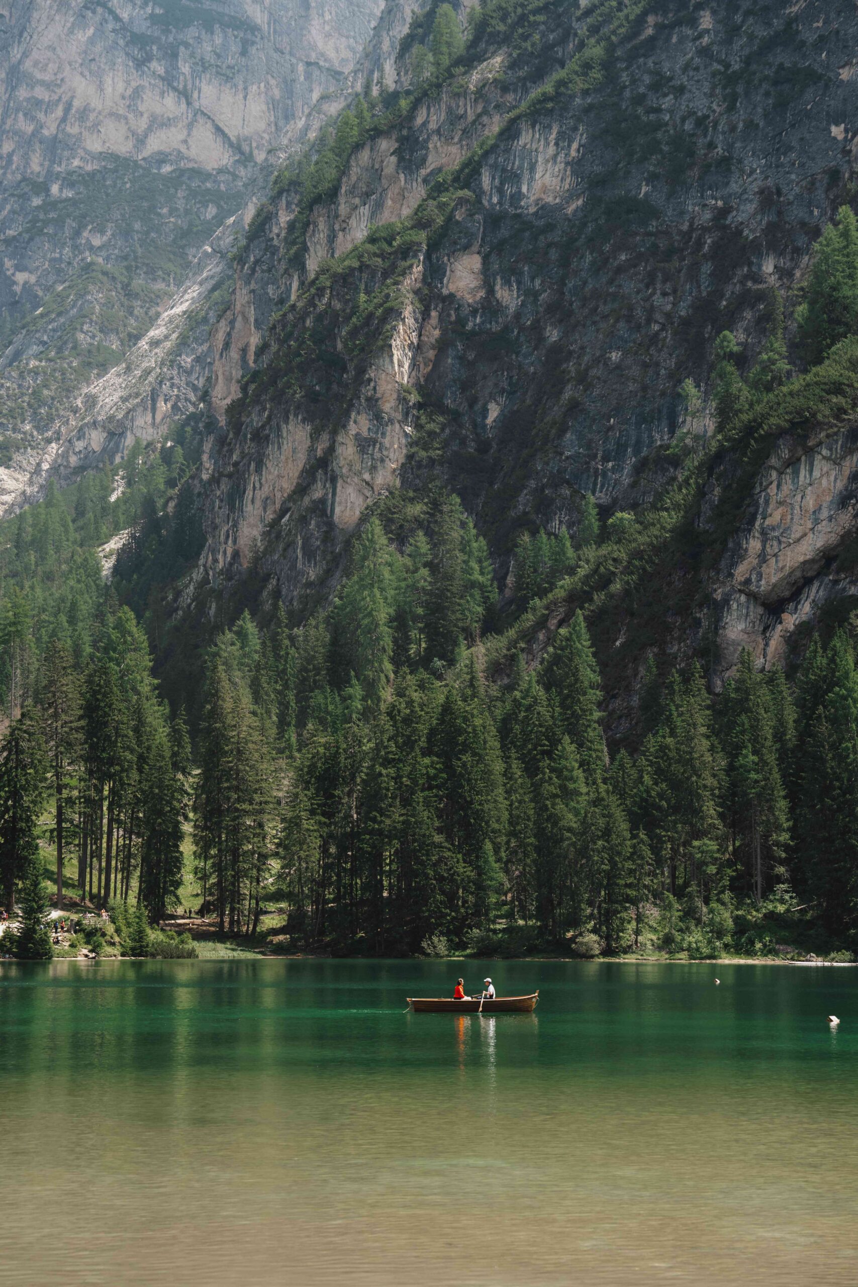 lago di braies dolomites italie